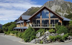 Aoraki Mt Cook Alpine Lodge